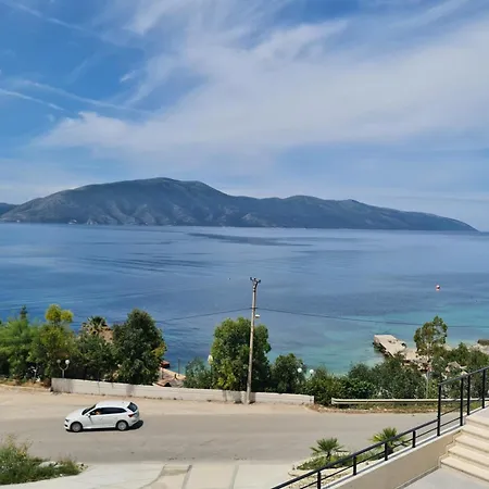 Halina - Happy Vlorë